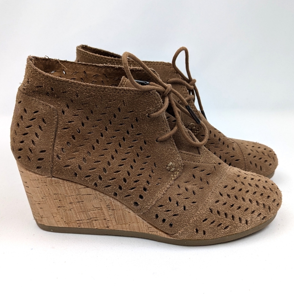 Toms Desert Wedge Ankle Boot Perforated Suede Cork Heel Lace Up Round Toe Tan 9